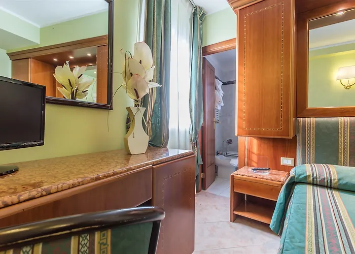 Raeli Siracusa 3* Roma