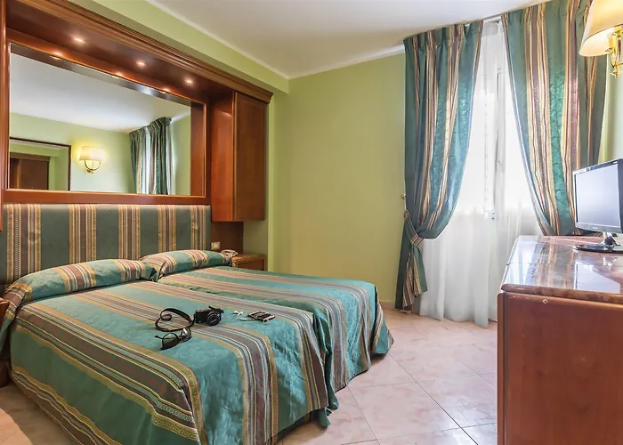 Raeli Siracusa 3*