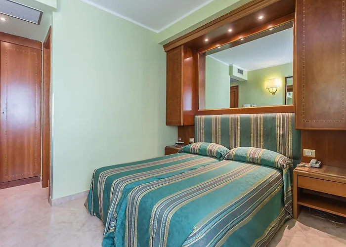 Raeli Siracusa 3*