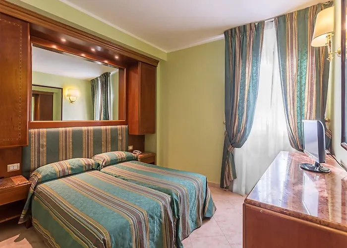 Raeli Siracusa 3* Roma