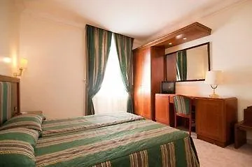 Raeli Siracusa 3* Рим